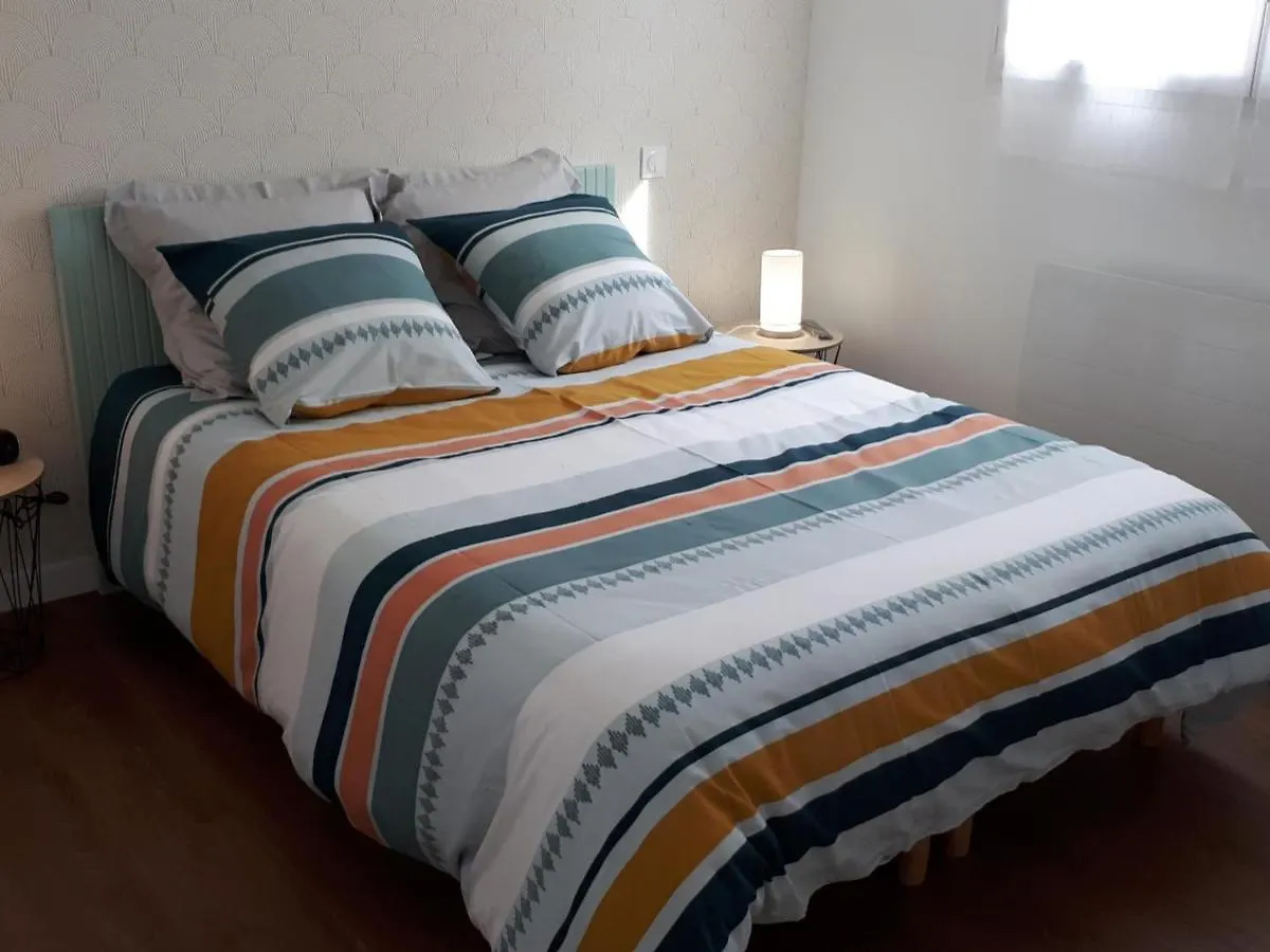 Holiday home Maison Renovee Avec Jardin, Terrasse Et Wi-Fi A Coutansouze - Fr-1-489-478 France